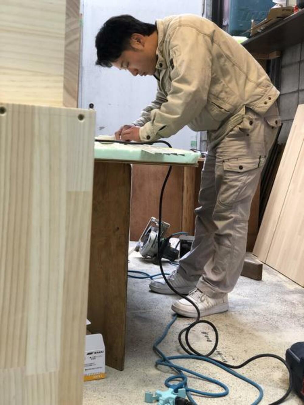 下駄箱製作中